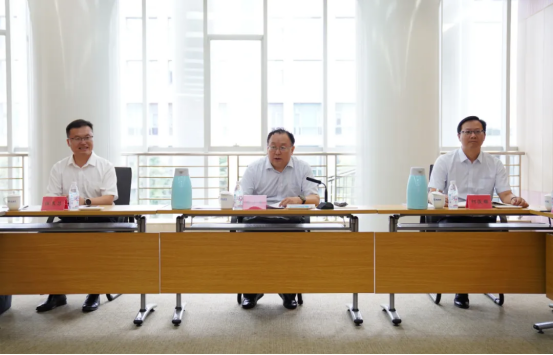 A92583BFA14366E7F3DDE5EE8E1_7C4A7F0D_C020F